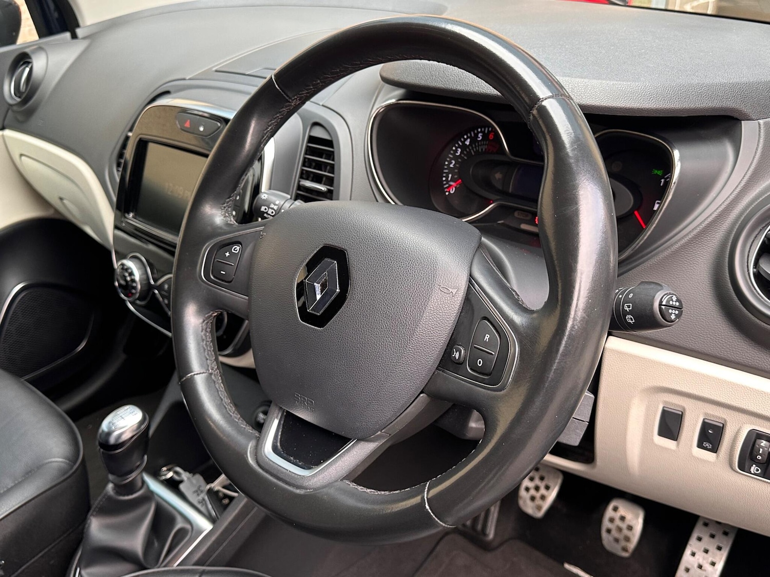 Used Renault Captur for sale - 76701110: Photo 29