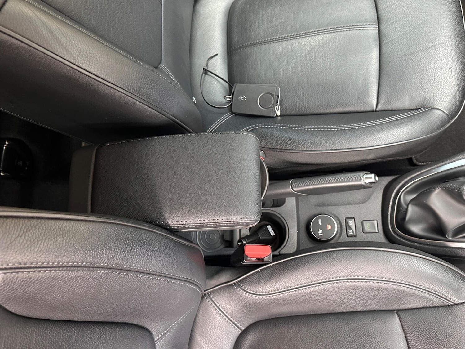 Used Renault Captur for sale - 76701110: Photo 30