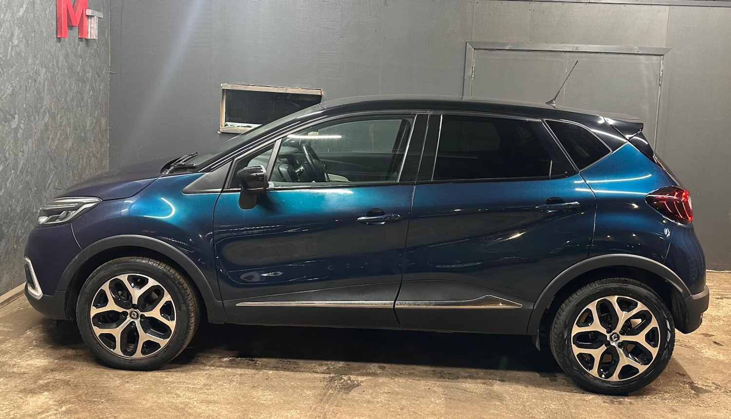 Used Renault Captur for sale - 76701110: Photo 5