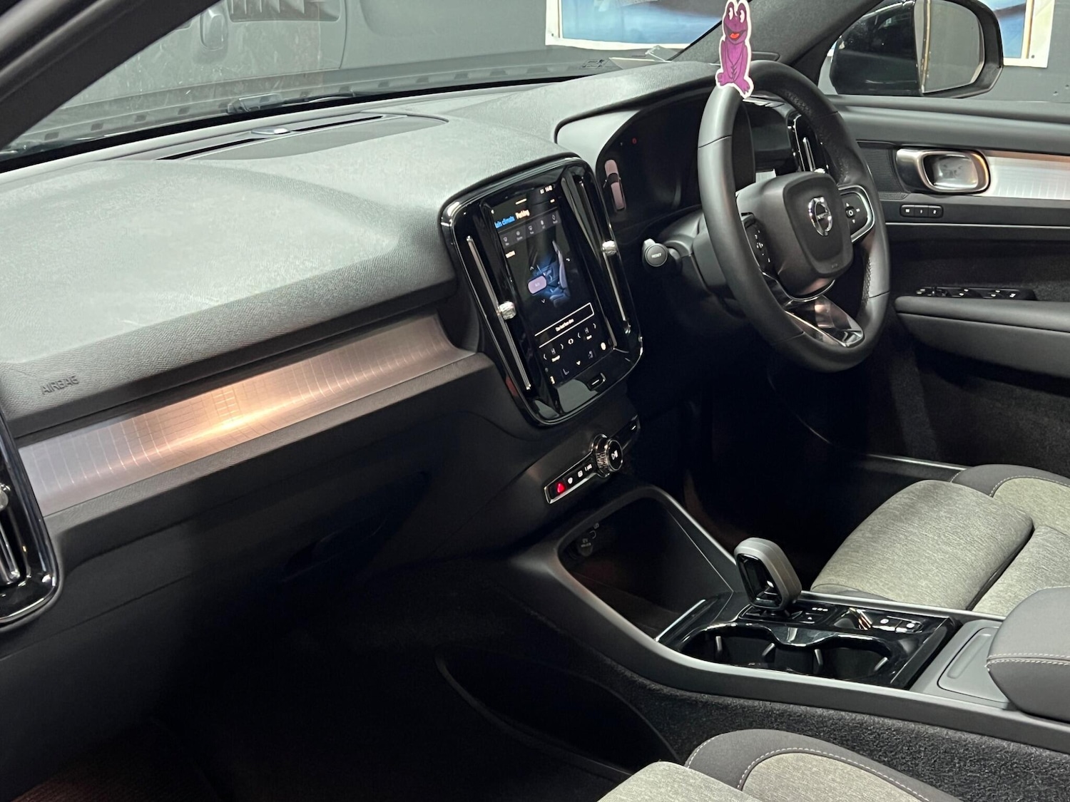 Used Volvo XC40 2024 for sale - 77479009: Photo 17