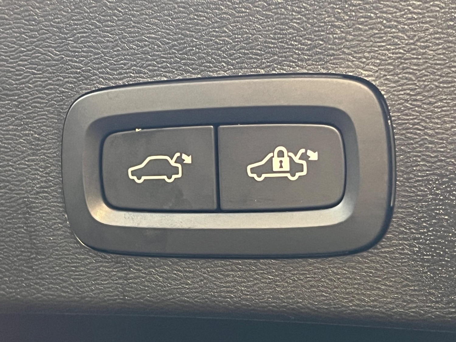 Used Volvo XC40 2024 for sale - 77479009: Photo 25