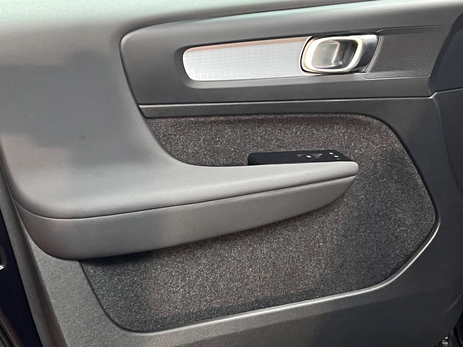 Used Volvo XC40 2024 for sale - 77479009: Photo 36