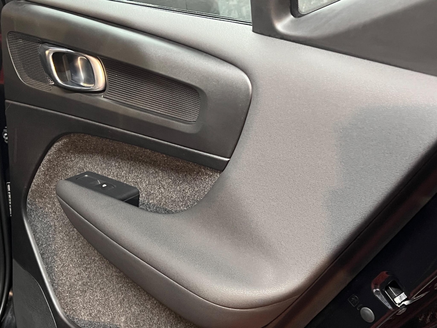 Used Volvo XC40 2024 for sale - 77479009: Photo 38