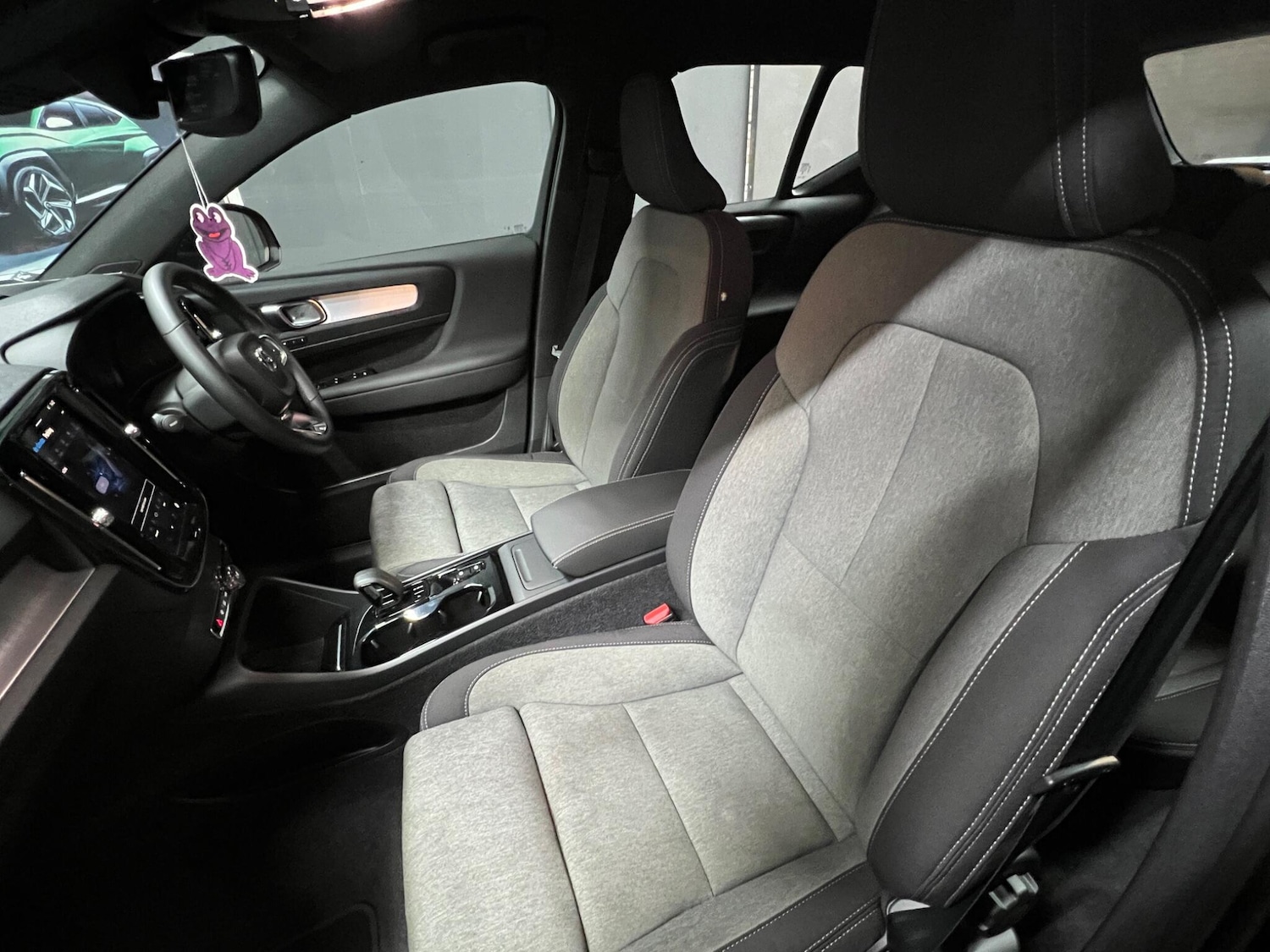 Used Volvo XC40 2024 for sale - 77479009: Photo 53