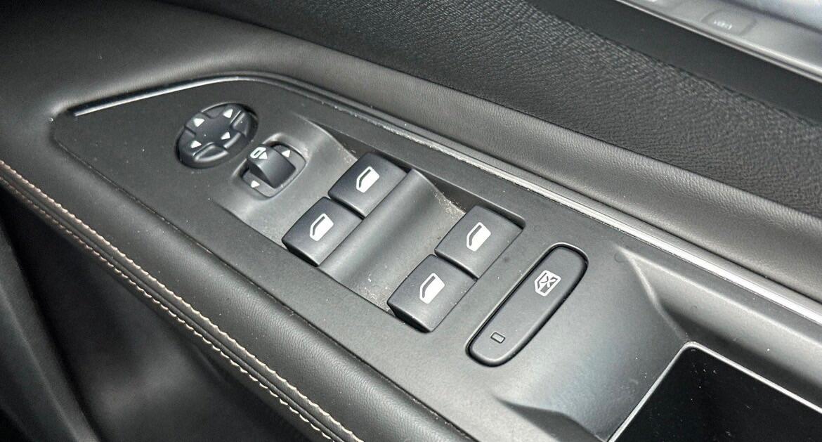 Used Peugeot 3008 2018 for sale - 77479015: Photo 24