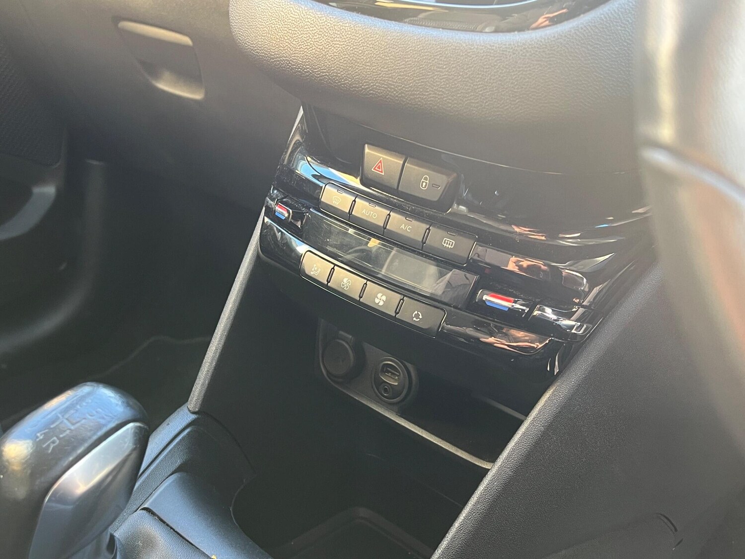 Used Peugeot 208 for sale - 77587252: Photo 29