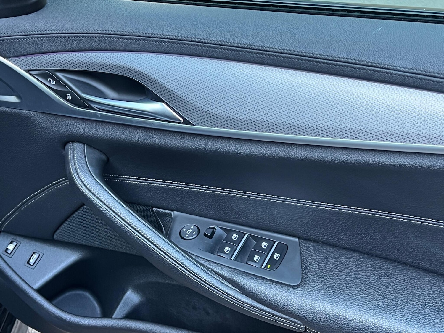 Used BMW 5 Series 2017 for sale - 77737730: Photo 27