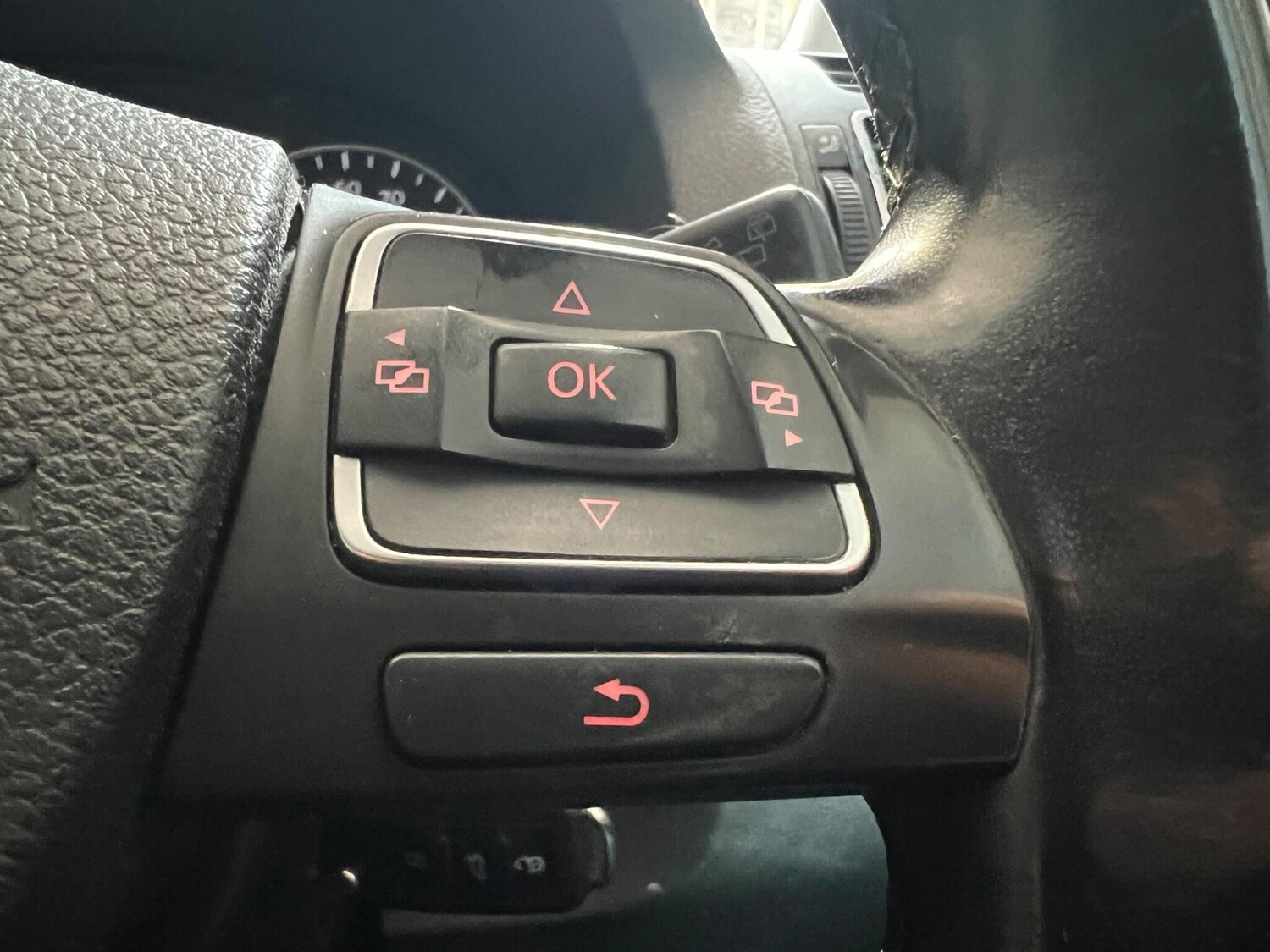 Used Volkswagen Touran 2012 for sale - 77723875: Photo 20