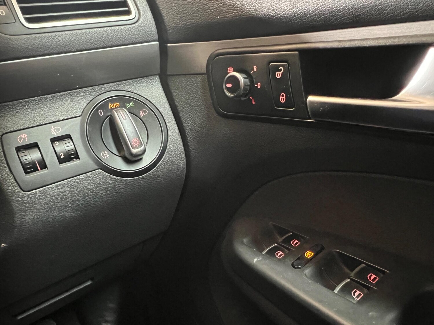 Used Volkswagen Touran 2012 for sale - 77723875: Photo 21