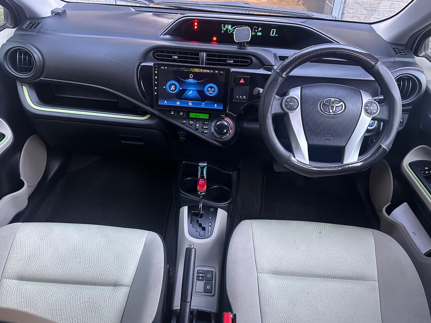 Used Toyota Aqua for sale - 76377882: Photo 12