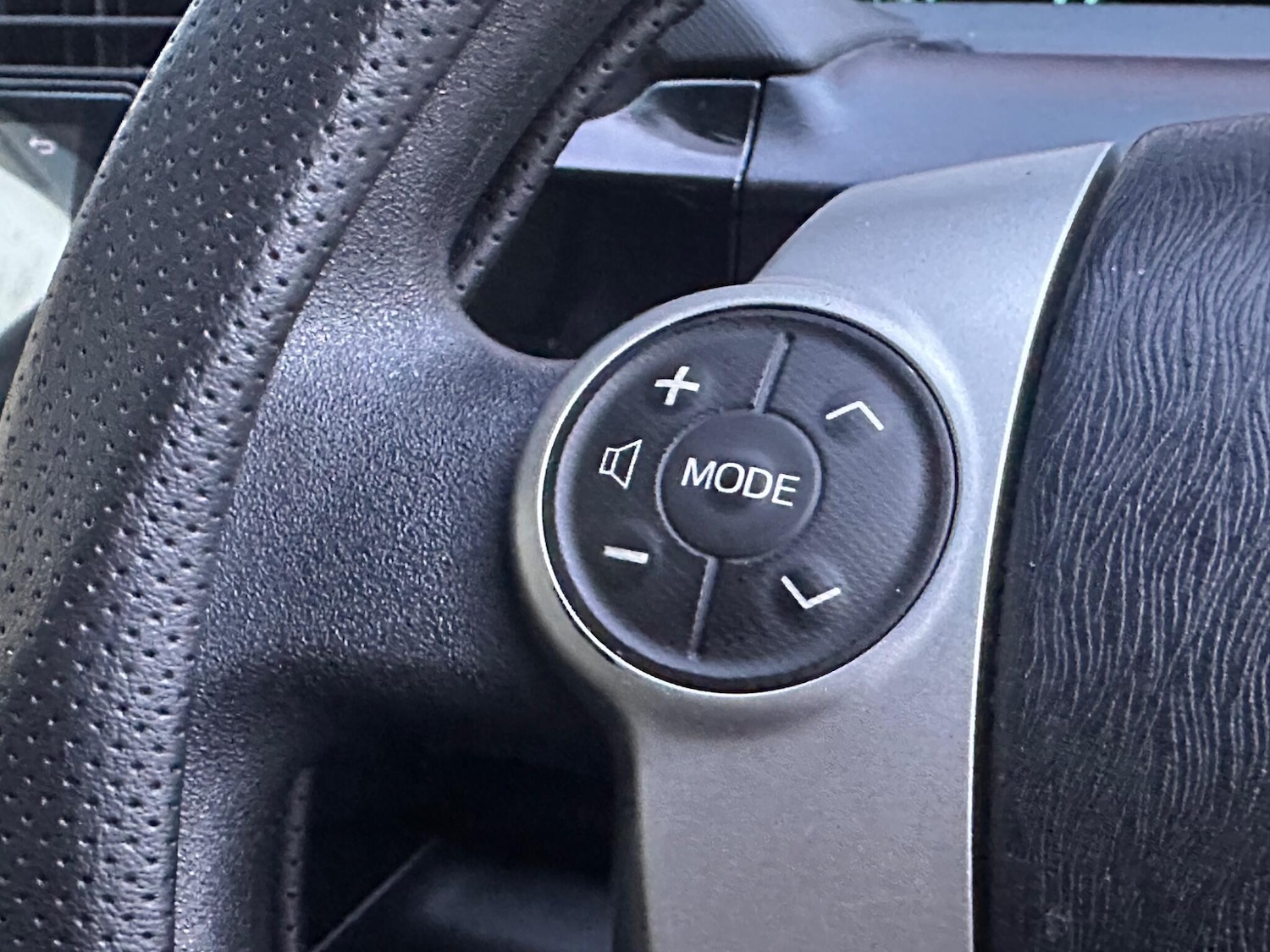 Used Toyota Aqua for sale - 76377882: Photo 17