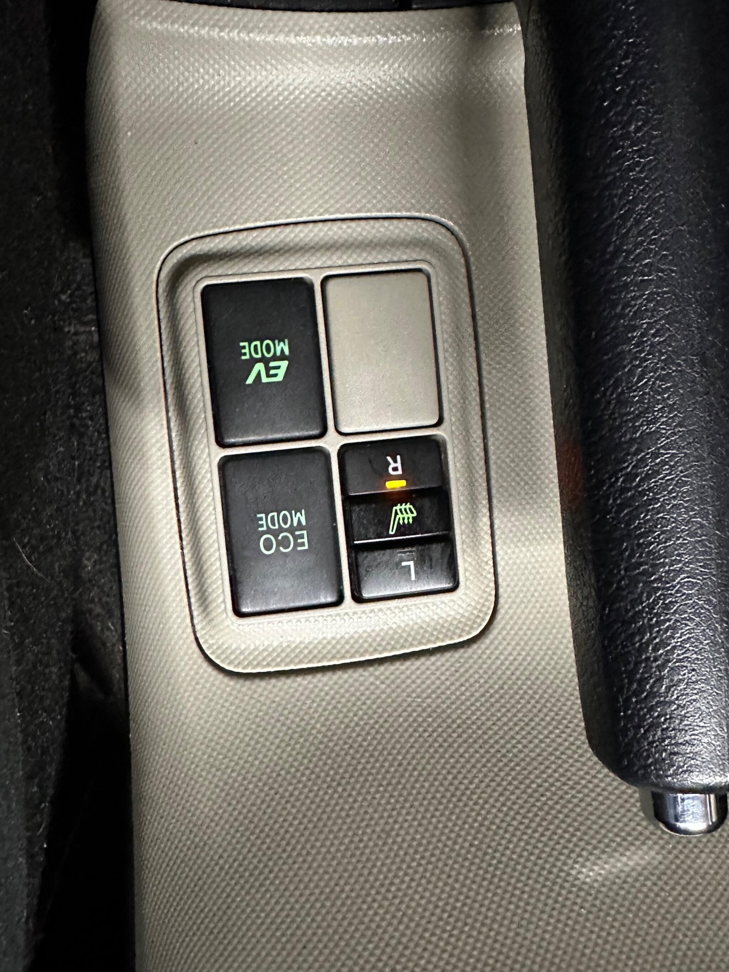 Used Toyota Aqua for sale - 76377882: Photo 19