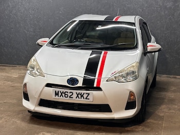 Used Toyota Aqua 2024 for sale - 76377882: Photo