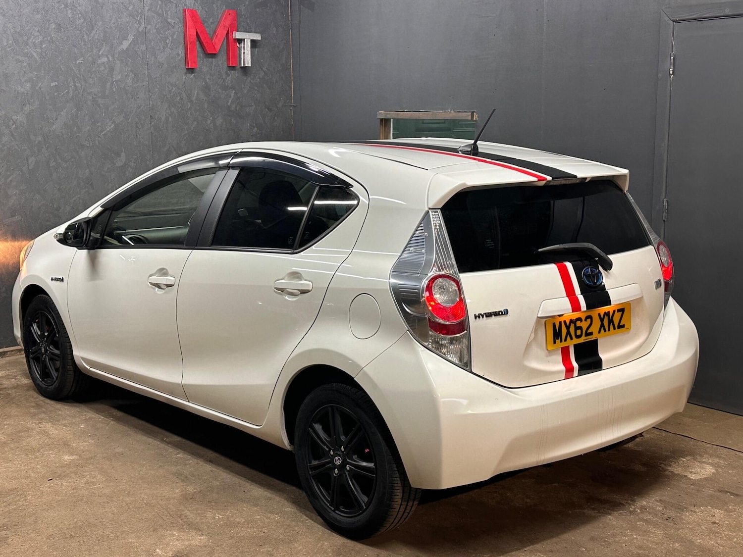 Used Toyota Aqua for sale - 76377882: Photo 5