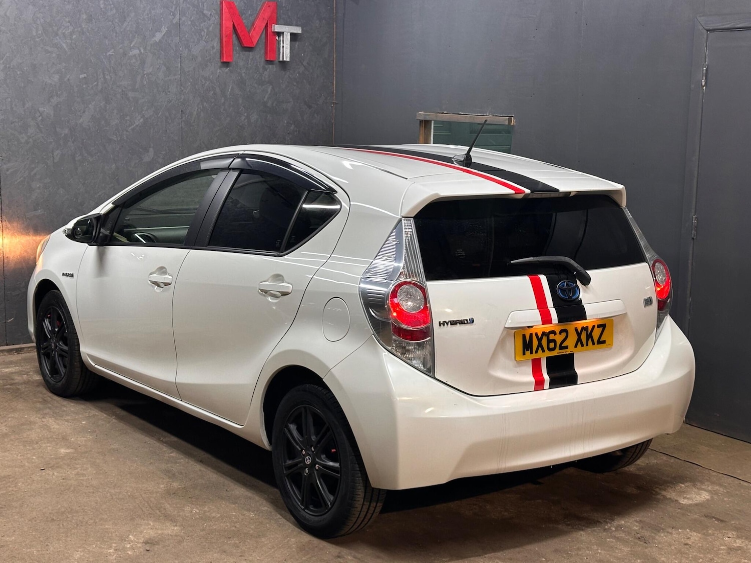 Used Toyota Aqua for sale - 76377882: Photo 7