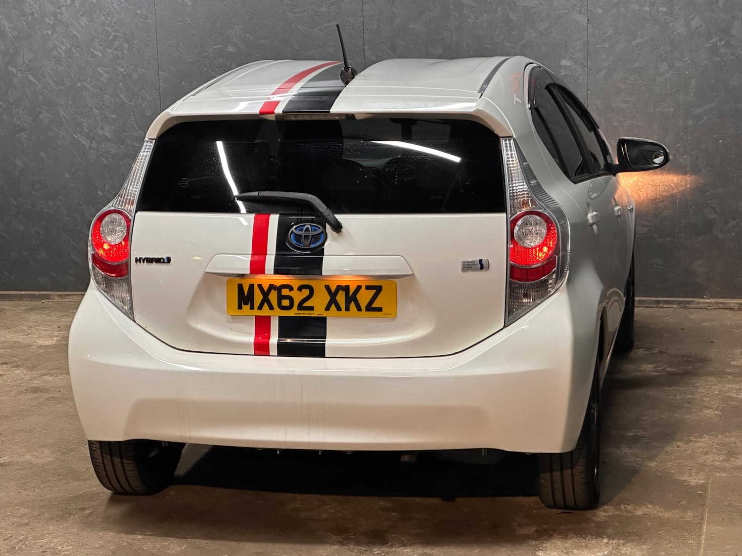 Used Toyota Aqua for sale - 76377882: Photo 9