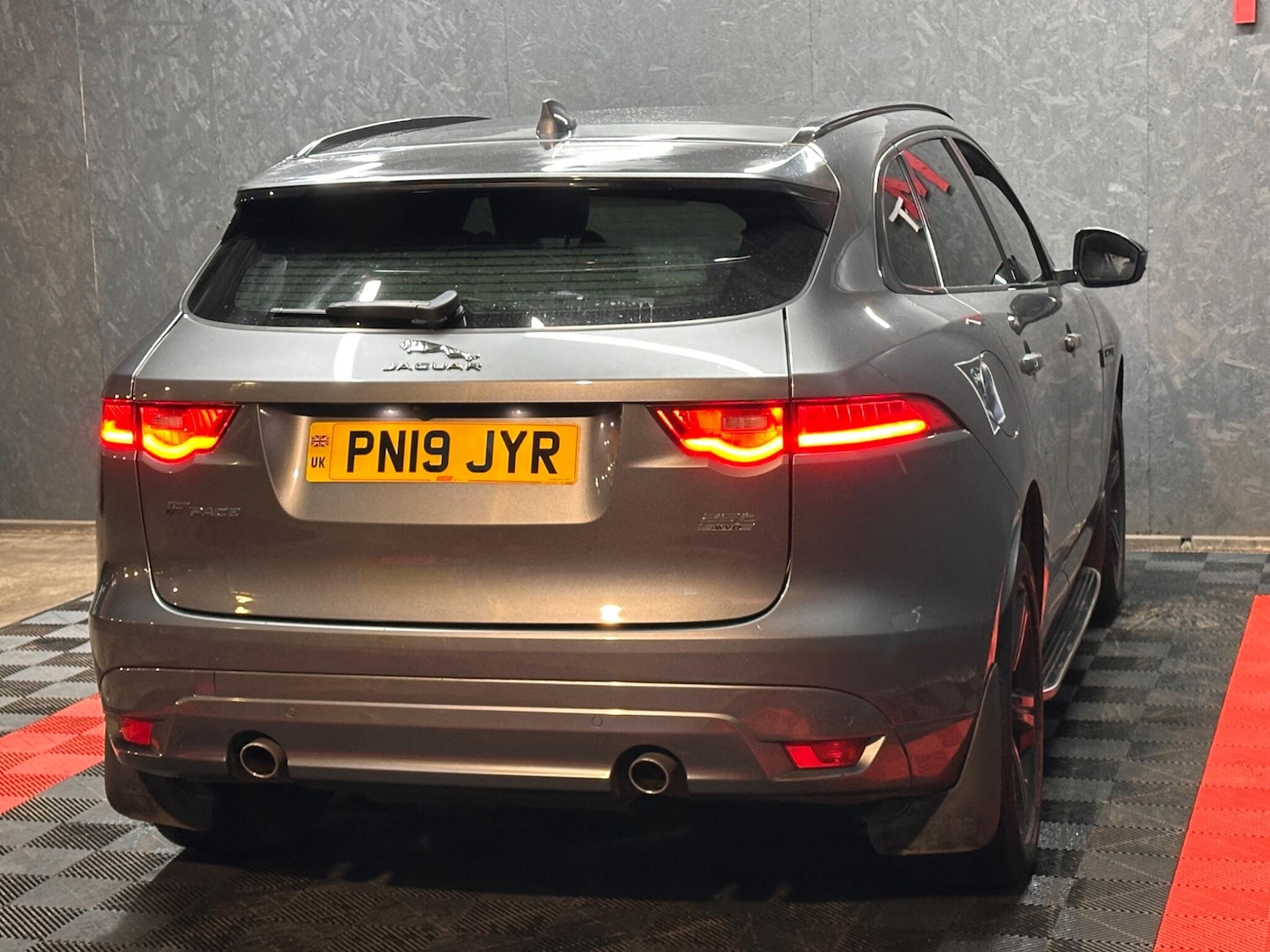 Used Jaguar F-Pace 2019 for sale - 76886324: Photo 14