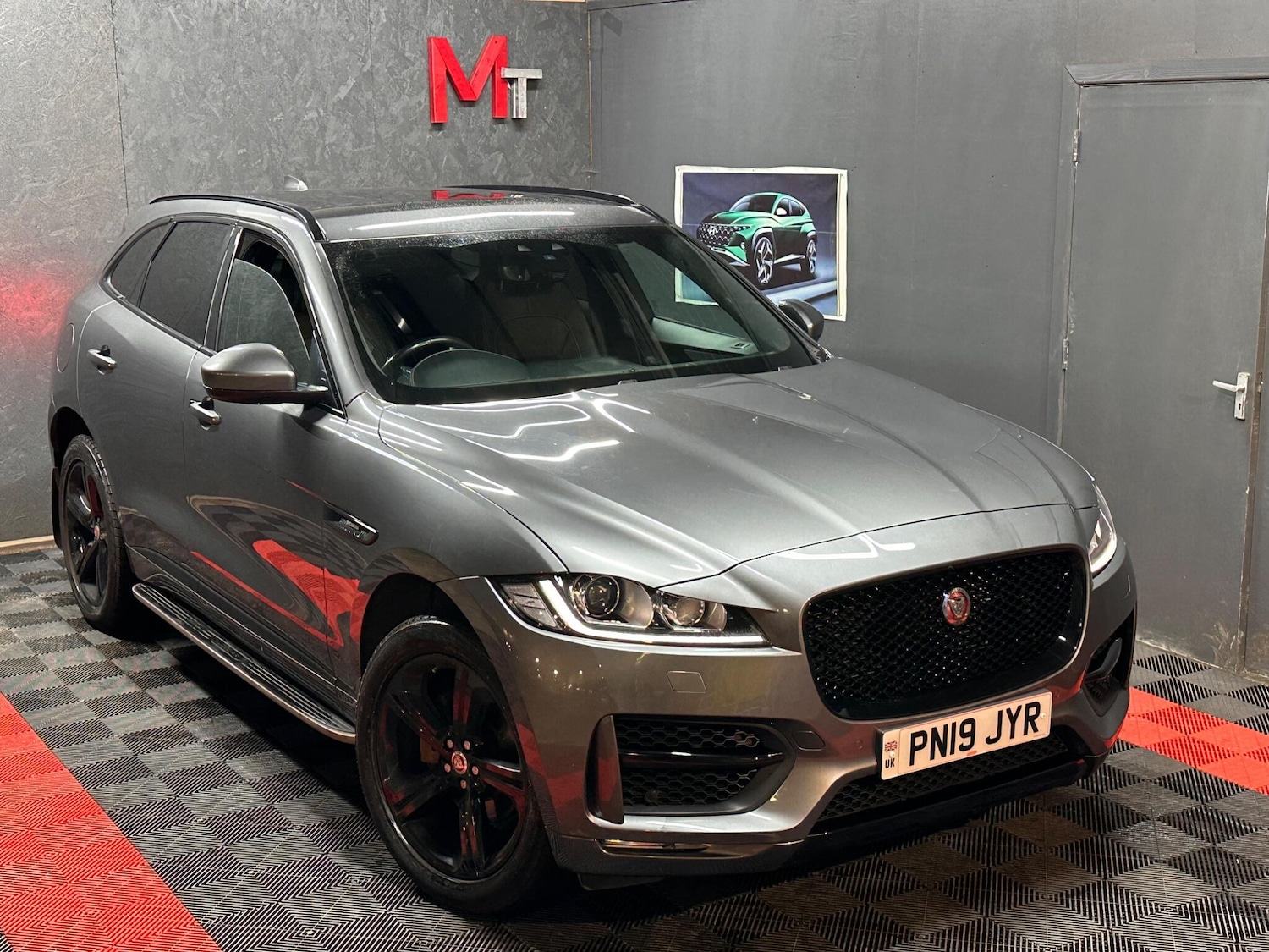 Used Jaguar F-Pace 2019 for sale - 76886324: Photo 2