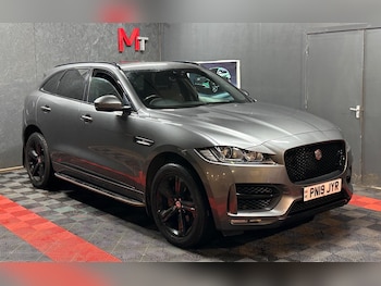 Used Jaguar F-Pace 2019 for sale - 76886324: Photo