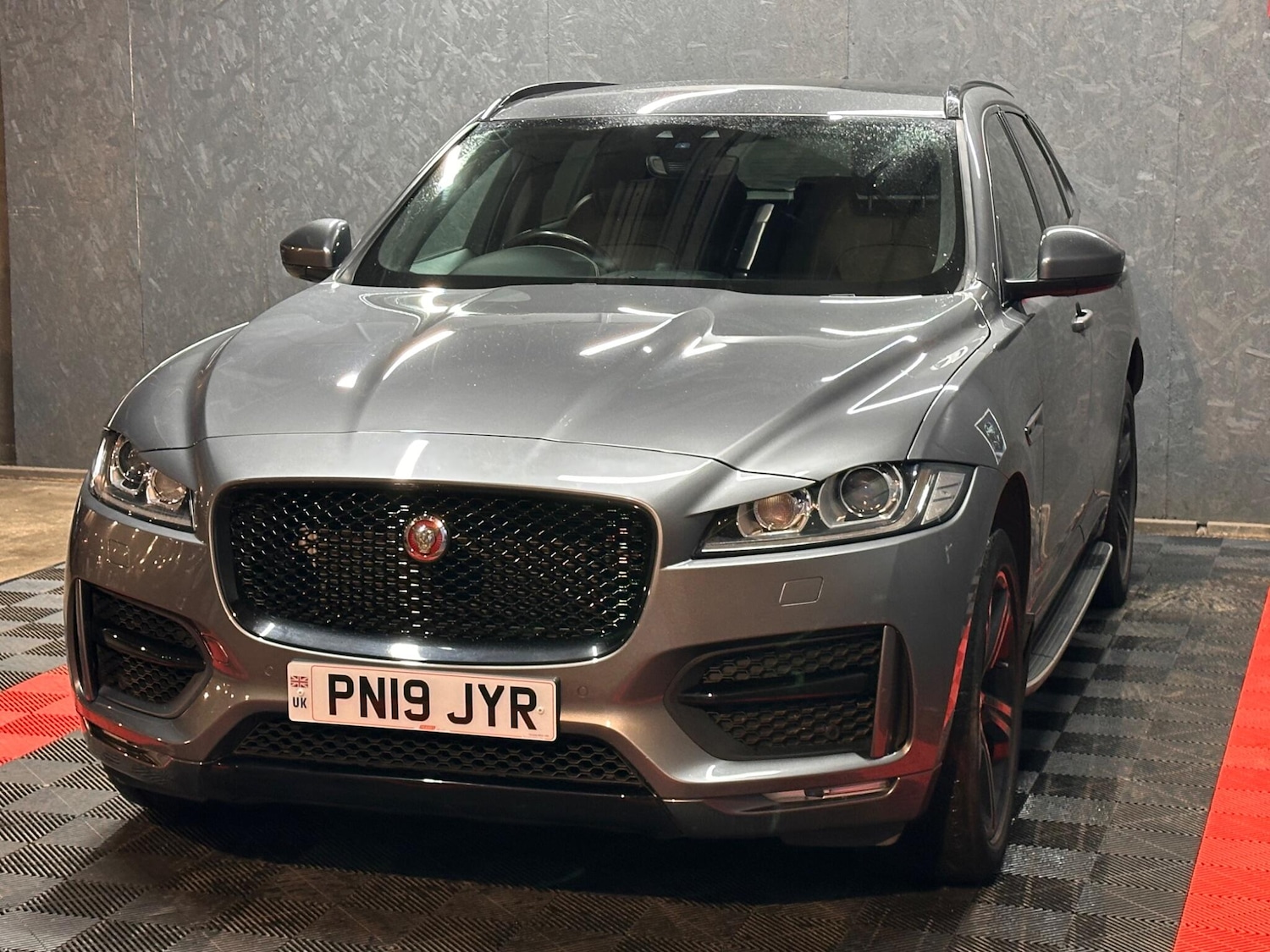 Used Jaguar F-Pace 2019 for sale - 76886324: Photo 6