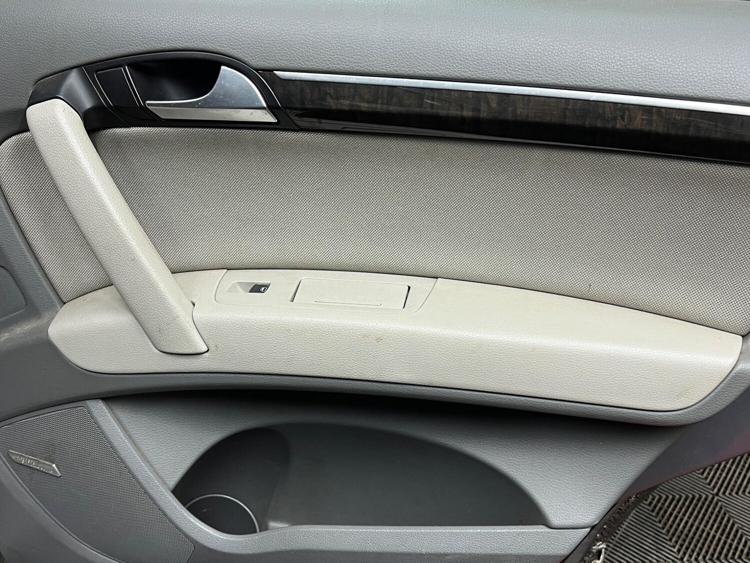 Used Audi Q7 2006 for sale - 76942545: Photo 23