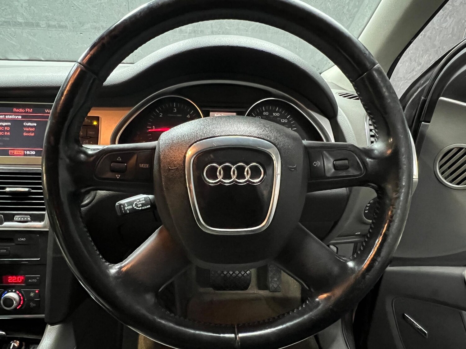 Used Audi Q7 2006 for sale - 76942545: Photo 32