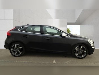 Used Volvo V40 2014 for sale - 79540256: Photo