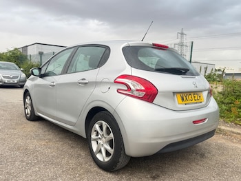 Used Peugeot 208 2013 for sale - 79483878: Photo