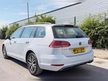 Used Volkswagen Golf 2017 for sale - 79609813: Photo
