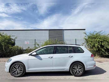 Used Volkswagen Golf 2017 for sale - 79609813: Photo