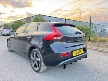 Used Volvo V40 2014 for sale - 79860116: Photo