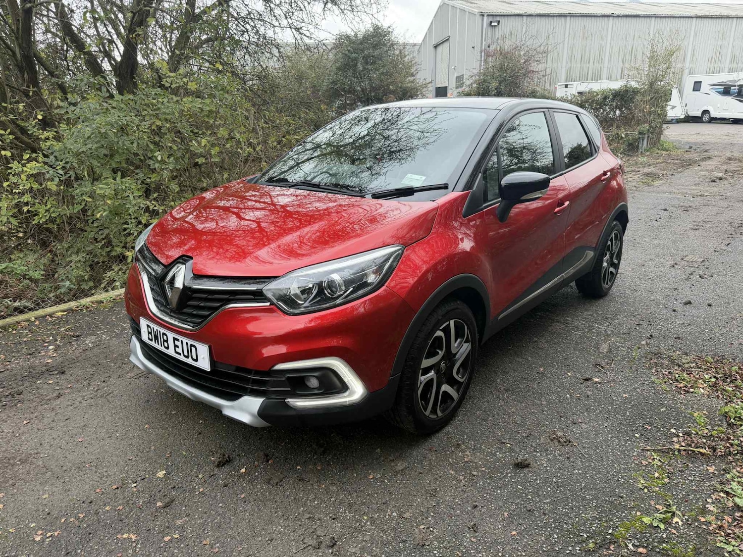 Used Renault Captur 2018 for sale - 76544341: Photo 2