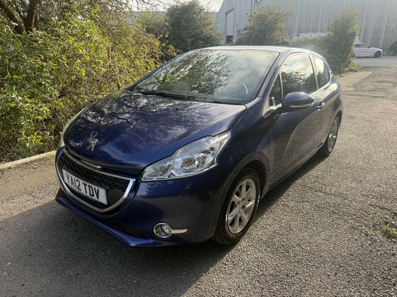 Used Peugeot 208 2012 for sale - 76218750: Photo 2