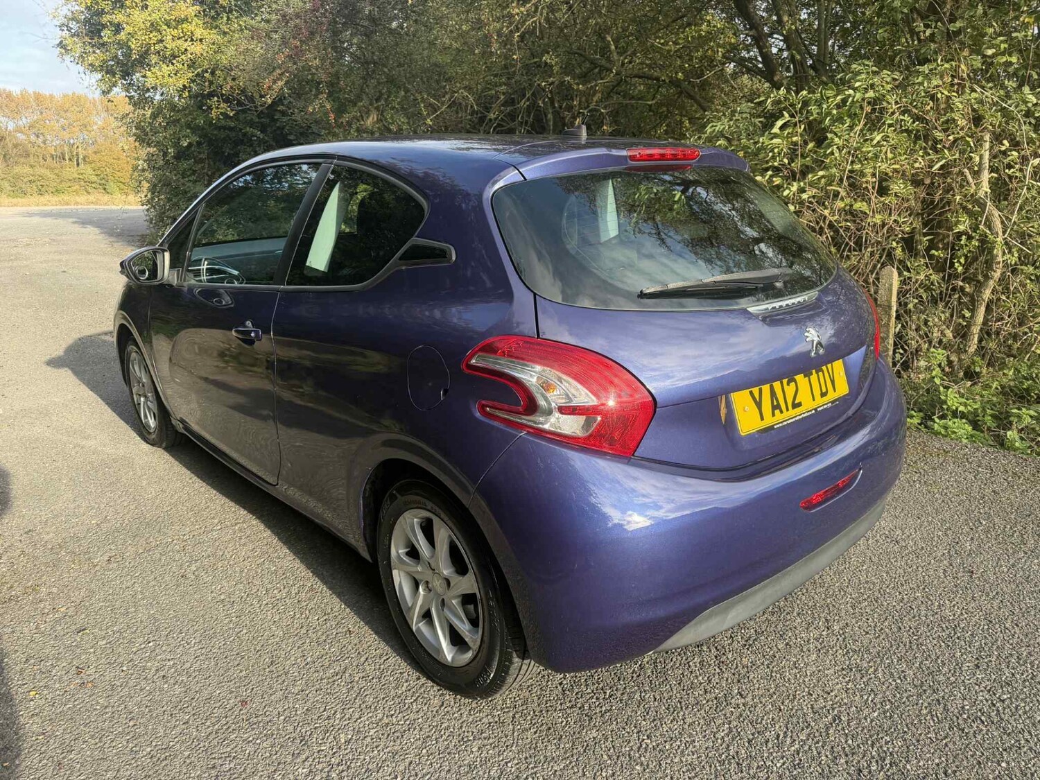 Used Peugeot 208 2012 for sale - 76218750: Photo 3