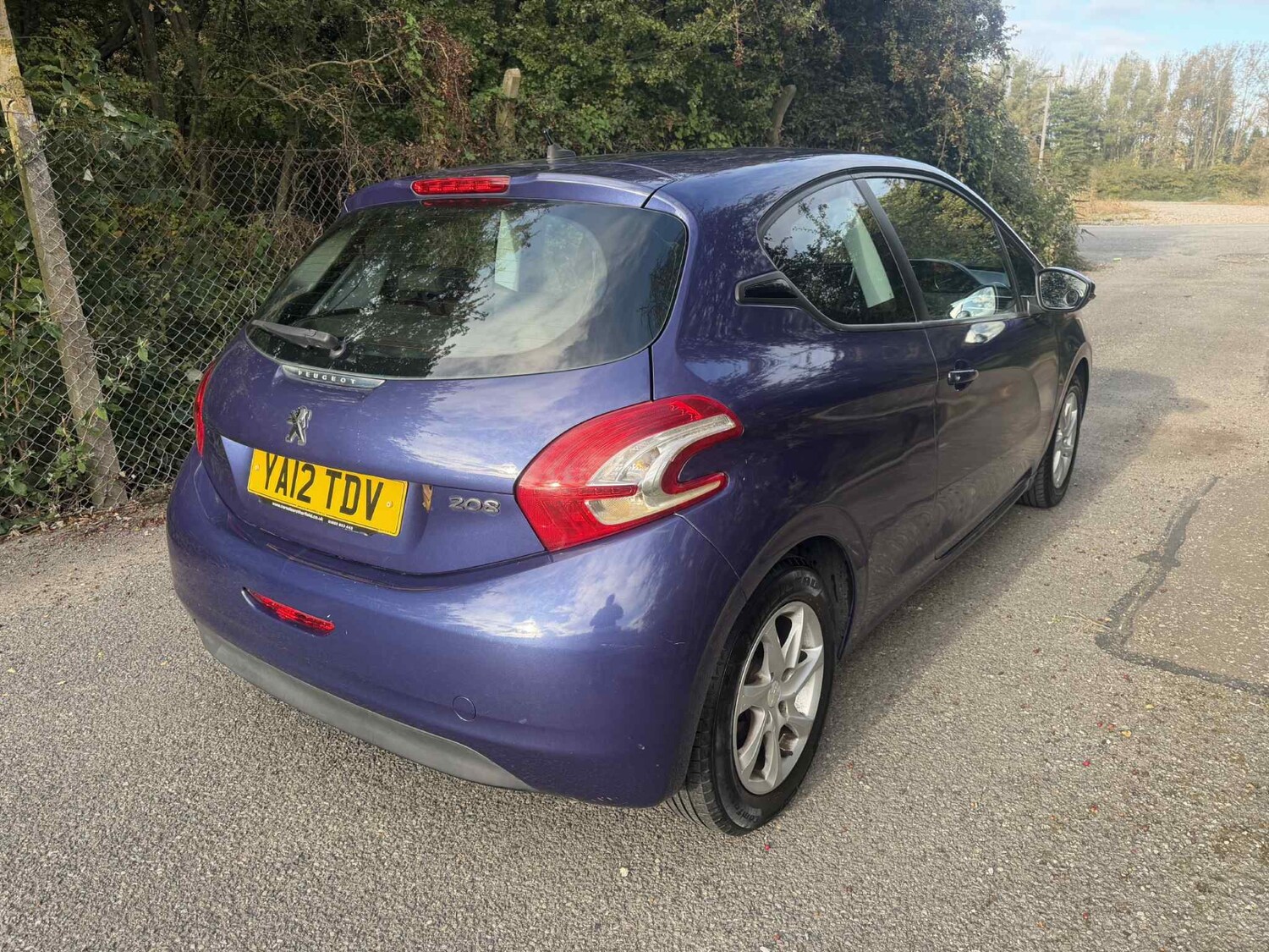 Used Peugeot 208 2012 for sale - 76218750: Photo 4