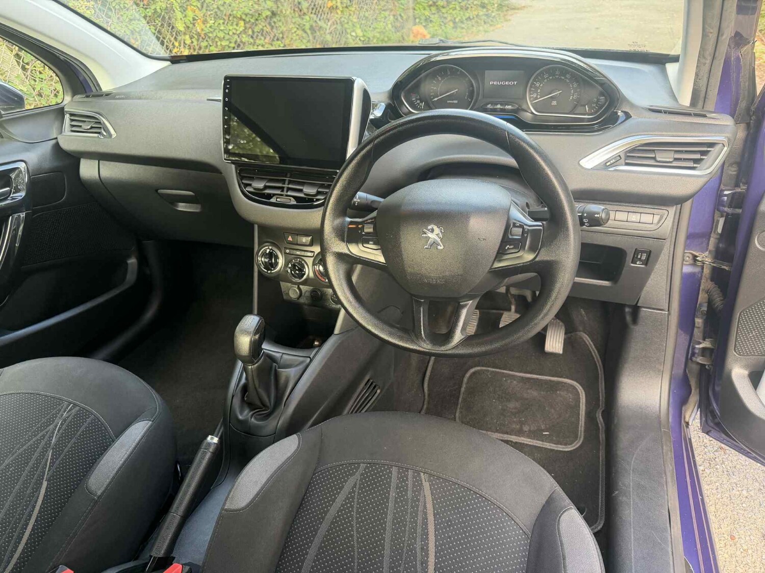 Used Peugeot 208 2012 for sale - 76218750: Photo 5