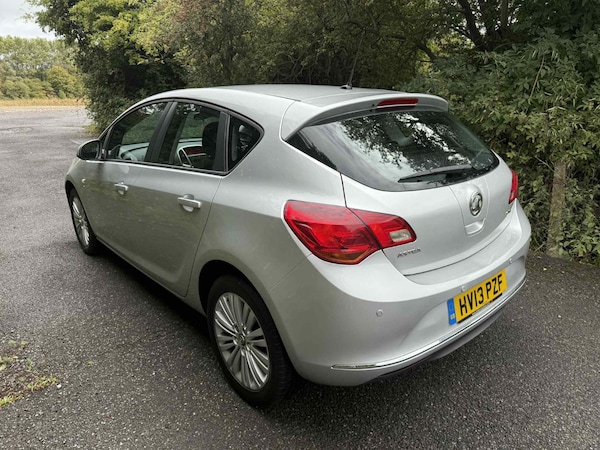 Used Vauxhall Astra 2013 for sale - 75726387: Photo 3