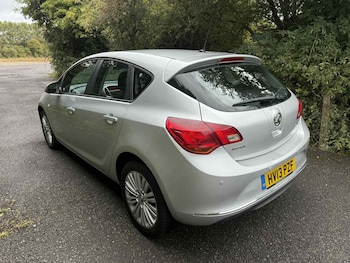 Used Vauxhall Astra 2013 for sale - 75726387: Photo