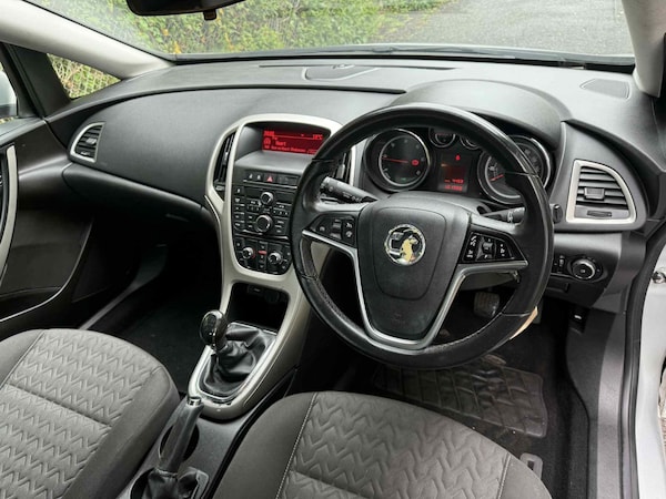 Used Vauxhall Astra 2013 for sale - 75726387: Photo 5