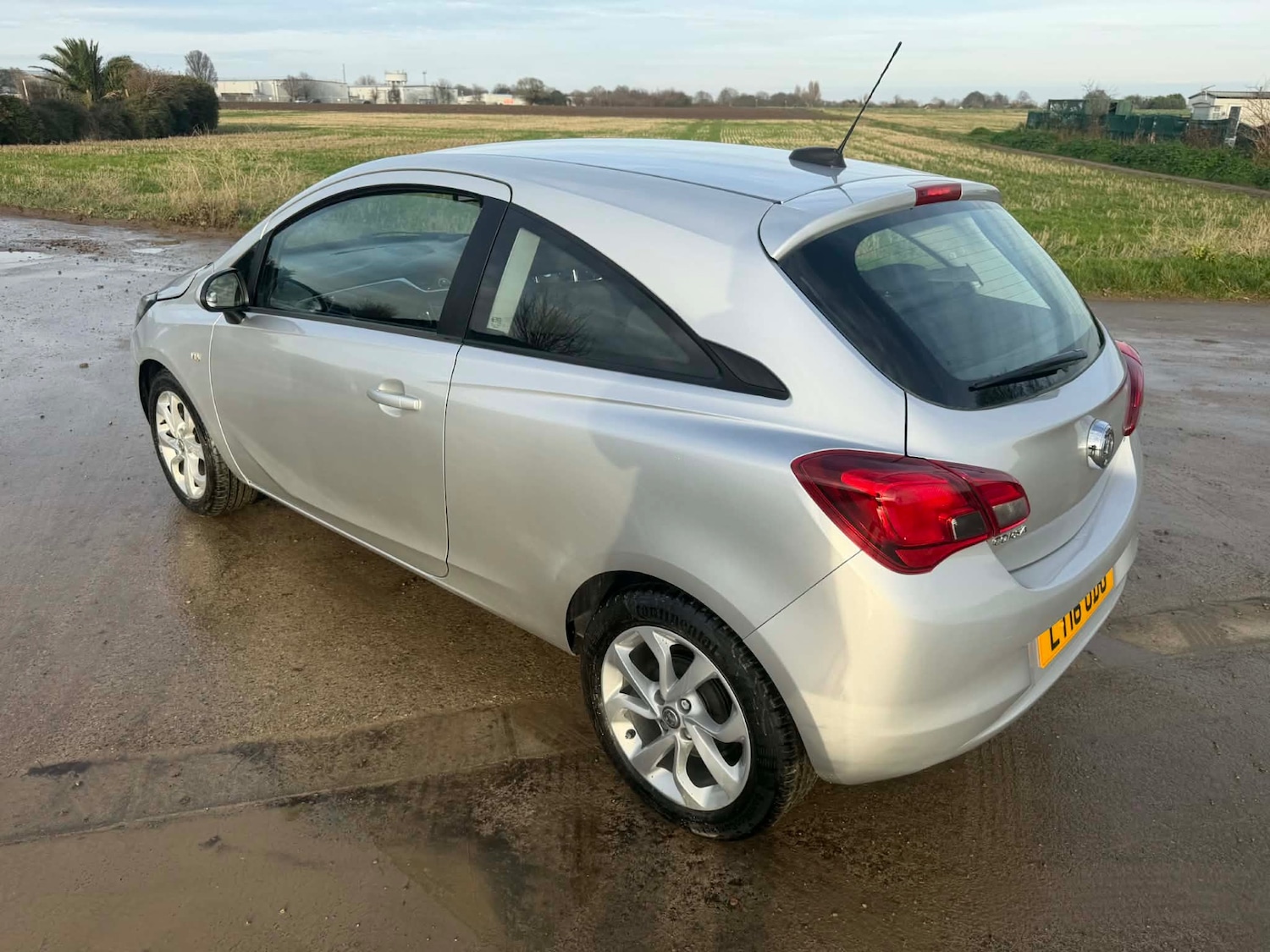 Used Vauxhall Corsa 2016 for sale - 77062132: Photo 3