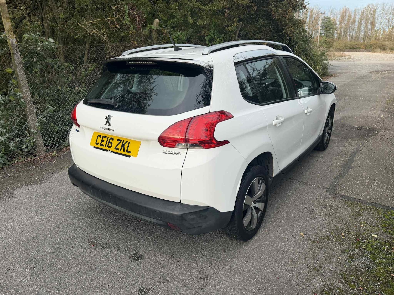 Used Peugeot 2008 2016 for sale - 76477549: Photo 4