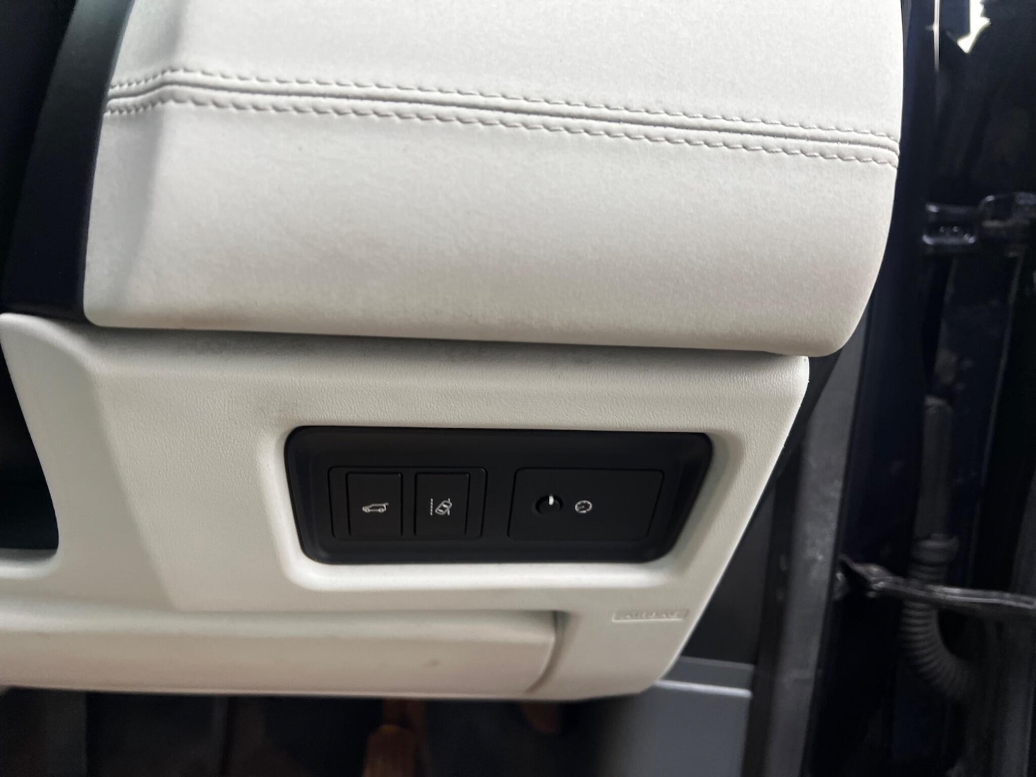 Used Land Rover Discovery Sport 2015 for sale - 77066829: Photo 10