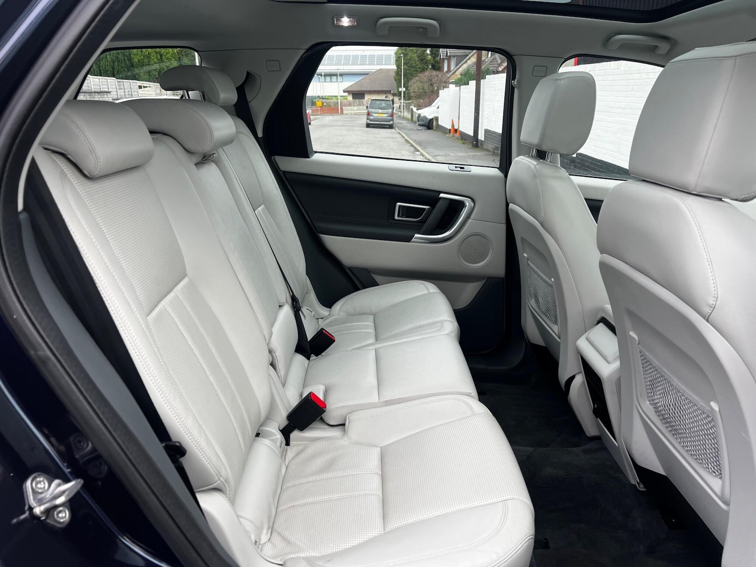 Used Land Rover Discovery Sport 2015 for sale - 77066829: Photo 18