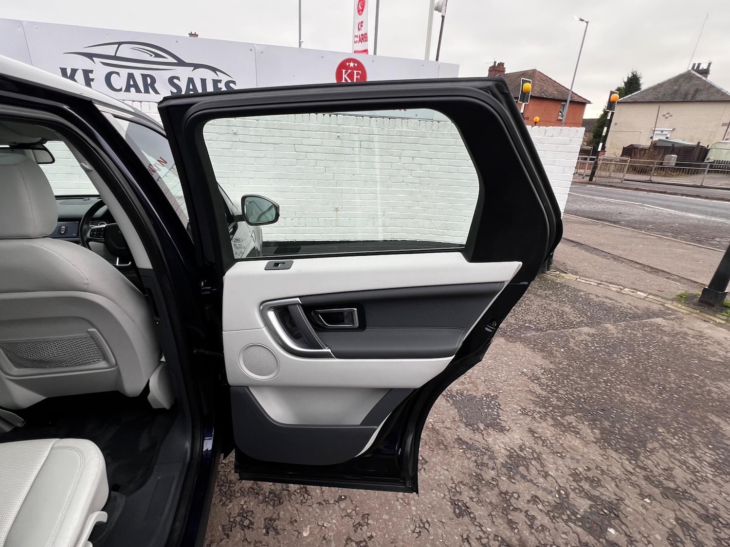 Used Land Rover Discovery Sport 2015 for sale - 77066829: Photo 21