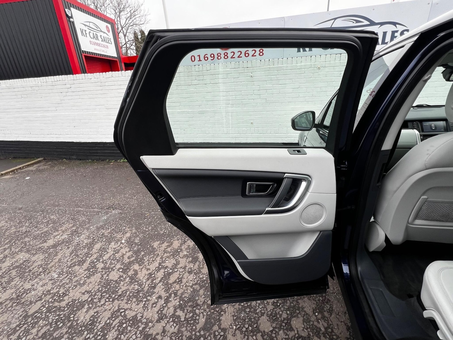 Used Land Rover Discovery Sport 2015 for sale - 77066829: Photo 28