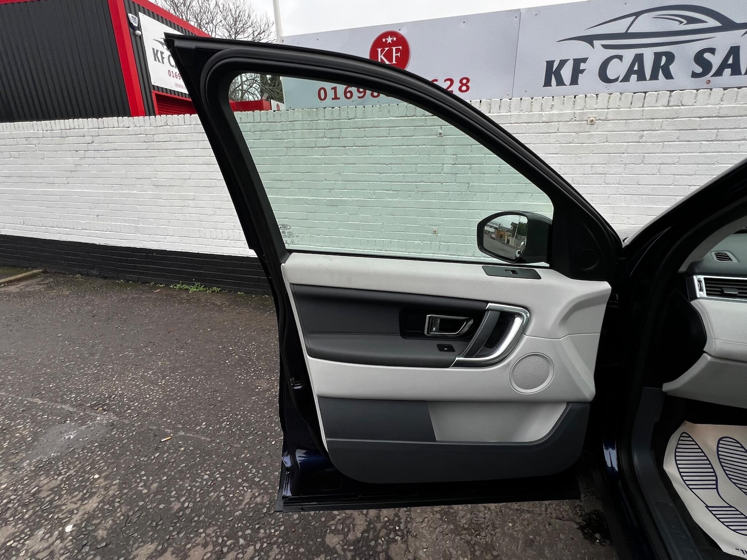 Used Land Rover Discovery Sport 2015 for sale - 77066829: Photo 30