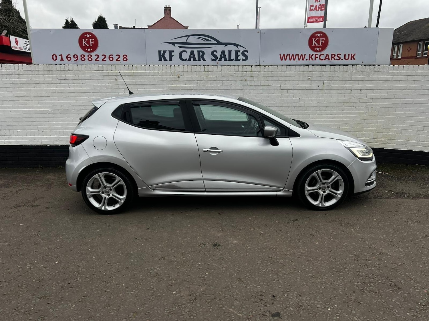 Used Renault Clio 2018 for sale - 77455797: Photo 2