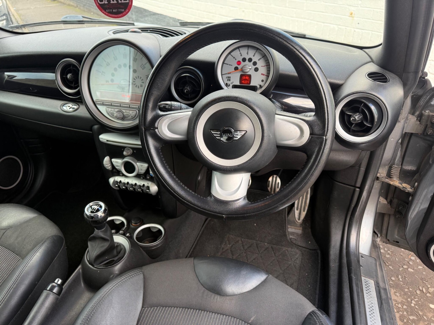 Used MINI Convertible 2009 for sale - 77377688: Photo 11