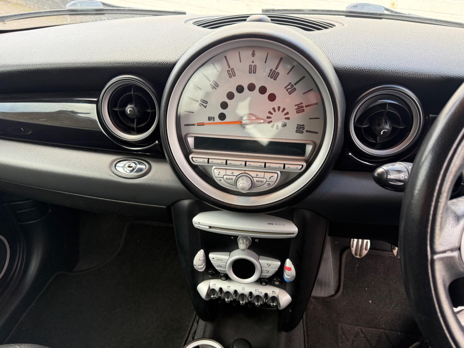 Used MINI Convertible 2009 for sale - 77377688: Photo 13