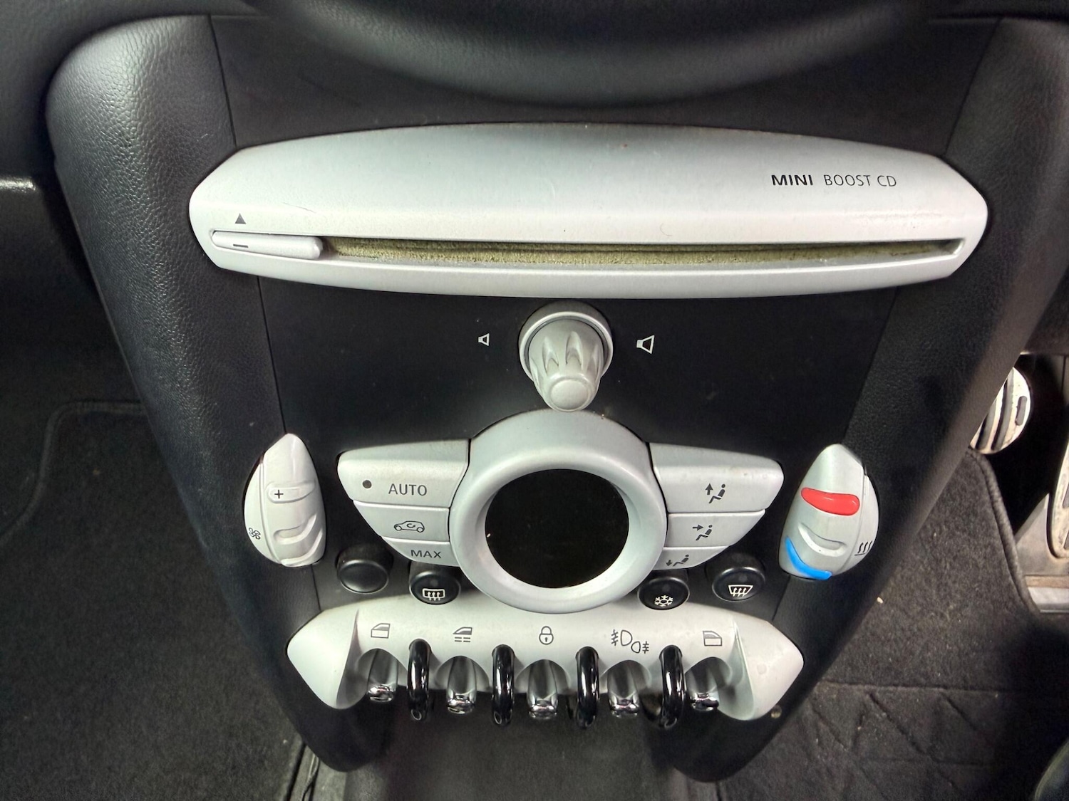 Used MINI Convertible 2009 for sale - 77377688: Photo 16